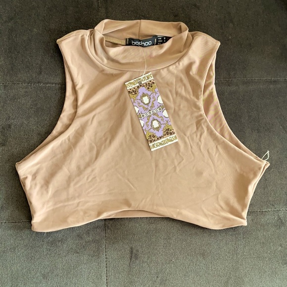 Boohoo high neck sleeveless crop top - Picture 1 of 5
